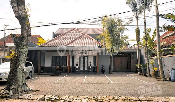 Dijual Rumah Klasik Etnik Modern 3Lt Daerah Elit Ijen Boulevard Usaha Guest House Bagus Mewah Full Furnished Parkiran Luas Cocok untuk Hotel, Kantor, Boutique,Resto Cafe Klasik, Klinik Kecantikan, Luxury Masage Therapy Daerah Gunung2 Dekat Oro Oro Dowo