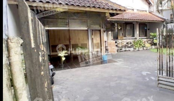 For Sale: Classic Original Dutch Colonial House, Zero Main Road, Jaksa Agung Suprapto Area, Corjesu, RSSA Klojen. Suitable for Living, Guest House, Vintage Cafe Restaurant, Government Office, Boutique. Area 573. 2