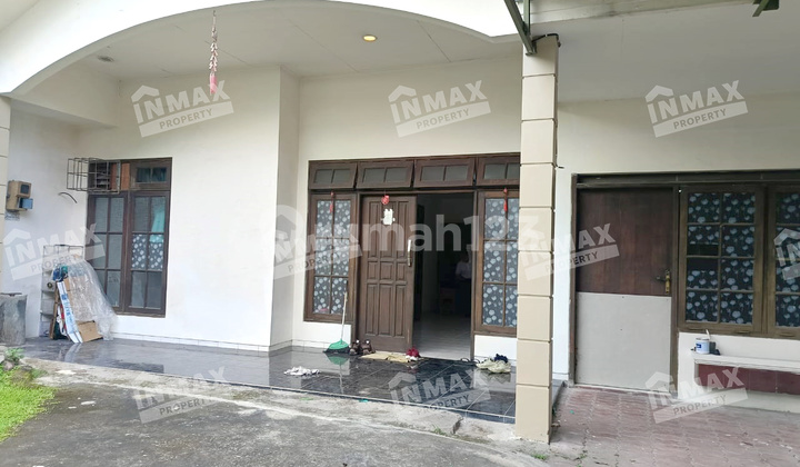 For Rent: Nice House Ready to Occupy in Darmo Permai, West Surabaya, Near Papaya Supermarket, Petra School, Ciputra World Mall, Mayjend Sungkono. Negotiable Price 1