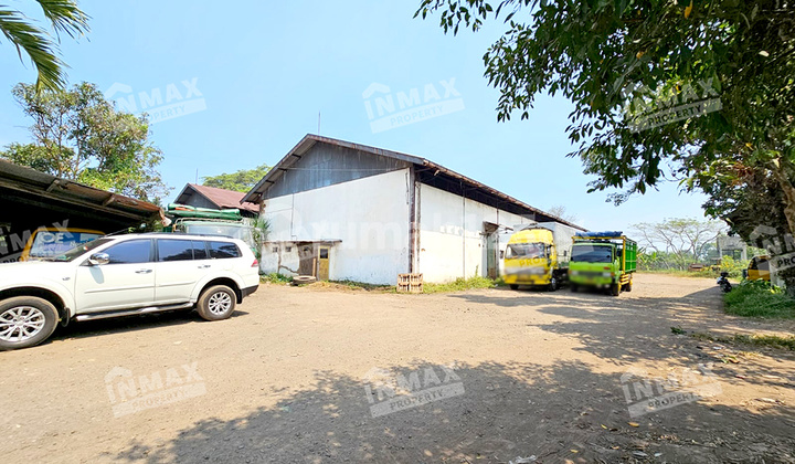 For Sale Warehouse and Large Land 8300 Raya Gadang Kebonsari Sukun Width 64m Pouch Shape Back SHM Strategic Expedition, Logistics, Industry, Production, Factory Busy Traffic Hard Negotiable