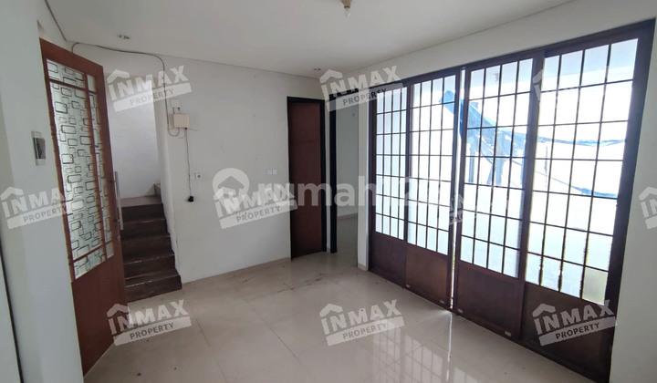 Disewakan Murah Rumah 2Lt 3 Kamar Perumahan Arsitektur Jepang Shojiland Candi Sidoarjo Surabaya Dekat Smp Hang Tuah5, Rsud, Jalur Lingkar Barat Dekat Area Taman Ada Playgound Row Jalan Lebar 2