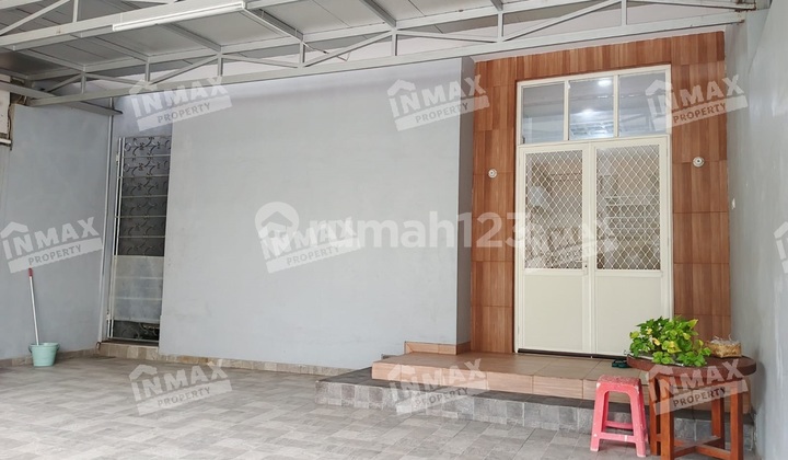 For Sale Minimalist House 1.5 Floors in Manyar Near Merr, Untag Flood-Free Area 2