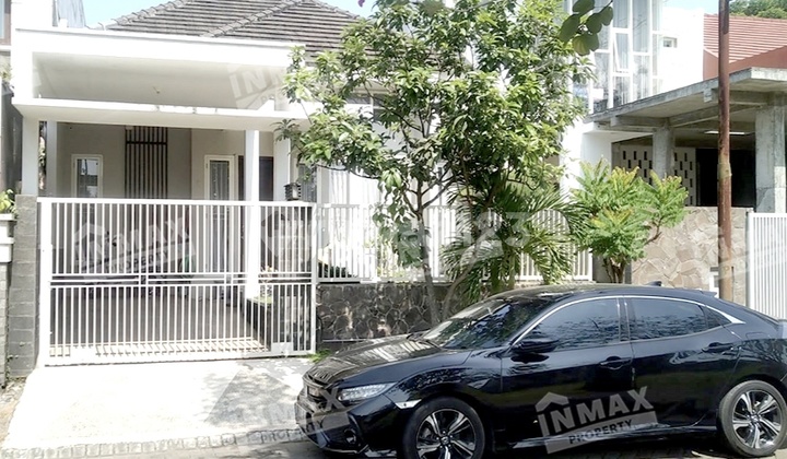 For Rent: Nice Minimalist 2-Story House in Araya Golf, Close to Binus University, Araya Mall, A. Yani, Toll Exit, Blimbing Superindo, Ready to Live In, Negotiable Price.