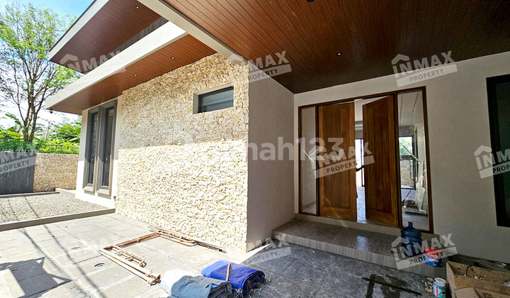 Disewakan Rumah Baru 2lt Desain Mewah Puncak Buring Malang View Kota Ada Rooftop Area Santai Bbq Dekat Universitas Terbuka, Gor Ken Arok 2