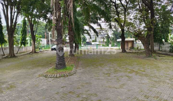 For Rent: 3000 sqm Commercial Space with the Widest Parking Area on Raya By Pass Gempol Pasuruan. Suitable for Restaurants, Offices, Warehouses, Expeditions/Truck Garages. For Rent: 3000 sqm Commercial Space with the Widest Parking Area on Raya By Pass Gempol Pasuruan. Suitable for Restaurants, Offices, Warehouses, Expeditions/Truck Garages.