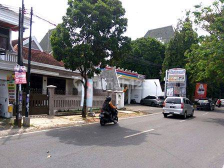 Disewakan/dijual Rumah Usaha Luas Nol Jalan Raya Tidar Malang  1