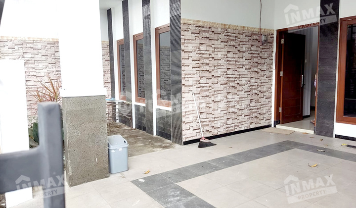 For Sale Cheap 2-Story House in Taman Sulfat, Malang City, Fully Furnished, Good Condition, Ready to Occupy, Smart Door System, One Step to Main Road, Center for Tempe Chips Souvenirs, Raya A Yani, Blimbing, Arjosari, Flood-Free, Hard Bargaining.