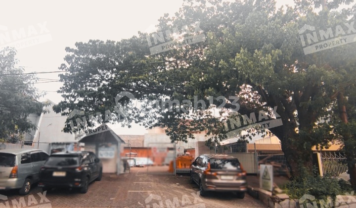 For Rent: Spacious Strategic Land by the Main Road in West Surabaya, Mayjend Hr Muhammad Area, 20M Wide, Near CW Ciputra Mall, Mayapada Hospital, Petra1, Mimi School, Merlion. Suitable for Office, Cafe Restaurant, Warkop (Traditional Coffee Shop), Workshop, Home Industry, Expedition, Workshop, Laundry. For Rent: Spacious Strategic Land by the Main Road in West Surabaya, Mayjend Hr Muhammad Area, 20M Wide, Near CW Ciputra Mall, Mayapada Hospital, Petra1, Mimi School, Merlion. Suitable for Office, Cafe Restaurant, Warkop (Traditional Coffee Shop), Workshop, Home Industry, Expedition, Workshop, Laundry.