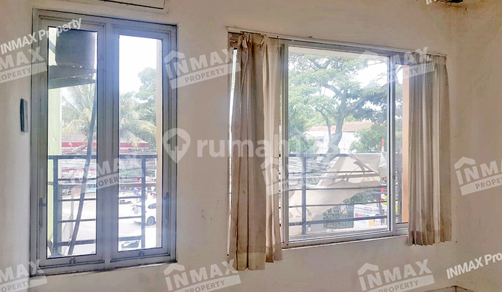 For Sale: Cheap 2-Story Shop House on Tlogomas Main Road, Strategic Location, Zero Road Frontage 2