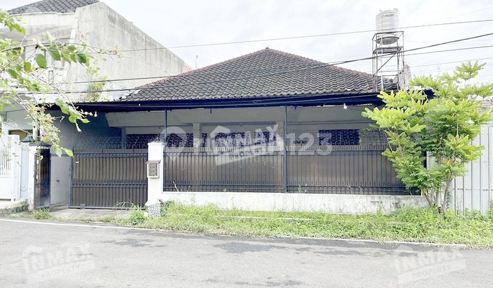 Disewakan Rumah Luas 250 Daerah Borobudur Blimbing Suhat 1.5Lt 4 Kamar Ada Garasi 2 Carport Semi Furnished Dekat Kampus Abm, Hwa Ind, Kampus Ub Polinema