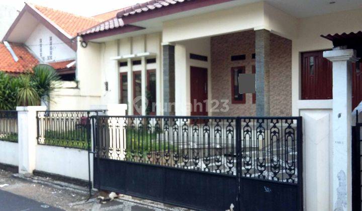 Rumah di Lokasi Strategis Dekat Perkantoran Dkt Ke Pusat Belanja Blok M 1