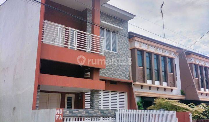 Di jual rumah 2 lantai cantik non komplek di jalan STM medan 1