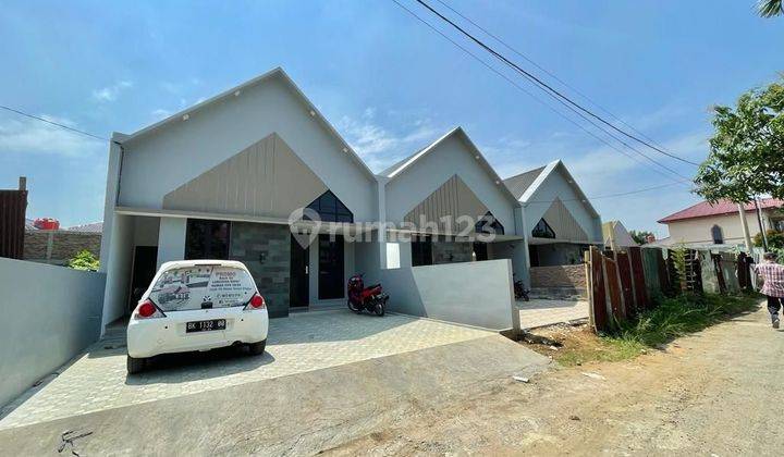 Rumah besar di Jalan Stella raya setia Budi ujung medan 2