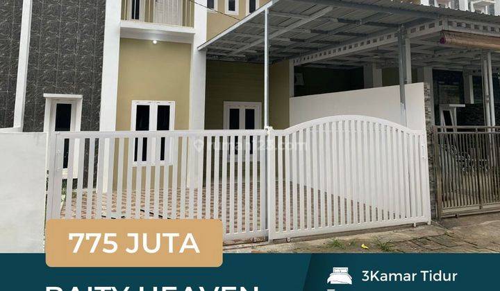 Di jual rumah 2 lantai kamar nya banyak dalam komplek di Medan johor 1