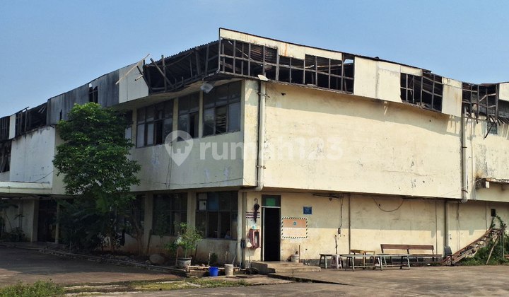Land + Former Factory Building, 4 Hectares, Pulo Gadung, East Jakarta