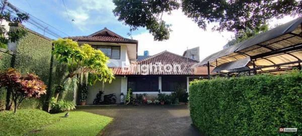 Ready-to-Live House with Large Land on Jalan Cemara, Sukajadi, Pasteur, Bandung Ready-to-Live House with Large Land on Jalan Cemara, Sukajadi, Pasteur, Bandung