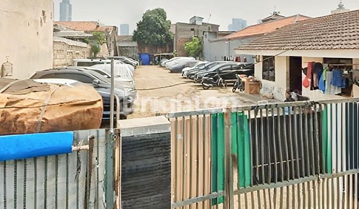 Strategic Land in Menteng Dalam Tebet Suitable for Boarding House & Business Strategic Land in Menteng Dalam Tebet Suitable for Boarding House & Business