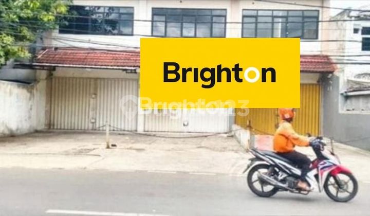 Ruko Gandeng 3 Unit 2,5 Lantai di Tebet, Jakarta Selatan