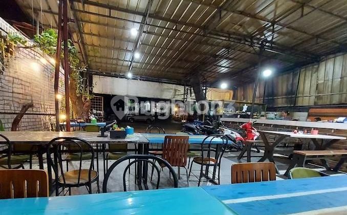 Strategic and Busy Culinary Business Building in Cipinang Jatinegara 2