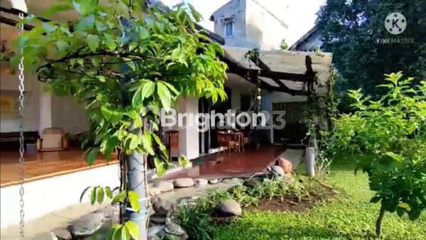 Ready-to-Live House with Large Land on Jalan Cemara, Sukajadi, Pasteur, Bandung 2