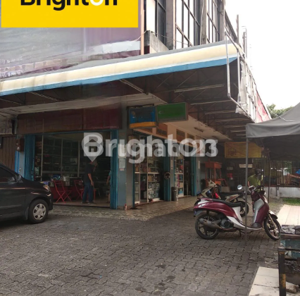 CORNER SHOPHOUSE 3.5 FLOORS KEBAYORAN LAMA SOUTH JAKARTA
