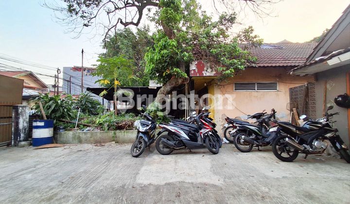 Tanah Luas Lokasi Strategis Bonus Bangunan Tua di Mampang Tanah Luas Lokasi Strategis Bonus Bangunan Tua di Mampang