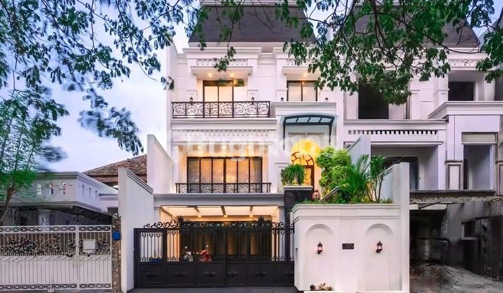 Rumah Mewah Baru 3,5 Lantai di Tebet Ada Lift, Kolam Renang & Rooftop