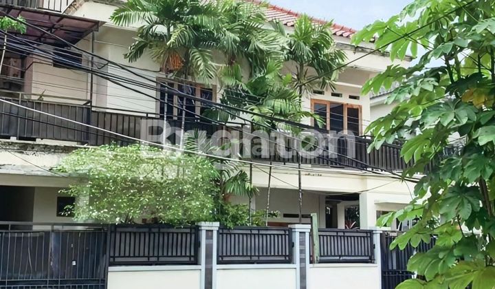 RUMAH 3 LANTAI NYAMAN & ASRI DI KALIBATA, JAKARTA SELATAN RUMAH 3 LANTAI NYAMAN & ASRI DI KALIBATA, JAKARTA SELATAN