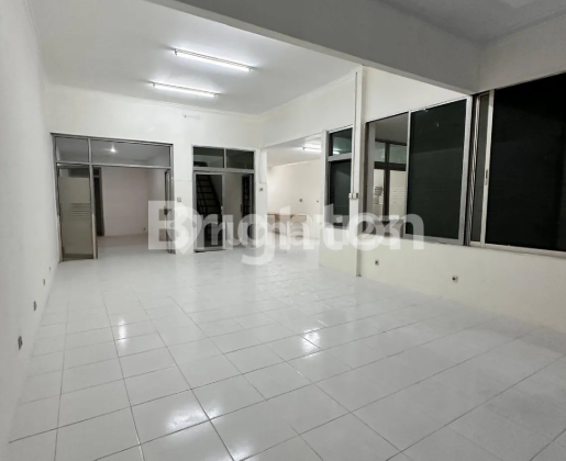 RUKO STRATEGIS DI MELAWAI KEBAYORAN BARU, JAKARTA SELATAN RUKO STRATEGIS DI MELAWAI KEBAYORAN BARU, JAKARTA SELATAN