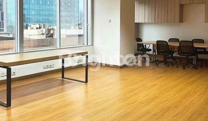 Kantor Baru Furnished Siap Pakai di Menara Sudirman Kantor Baru Furnished Siap Pakai di Menara Sudirman