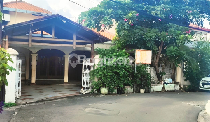 Rumah 2 Lantai Menteng Dalam Cocok Untuk Kos-Kosan