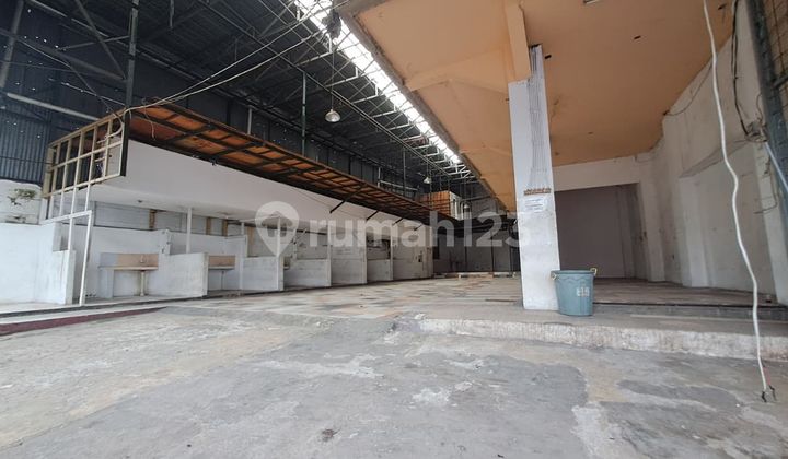 Ready-to-Use 2-Story Warehouse in Pejaten, South Jakarta Ready-to-Use 2-Story Warehouse in Pejaten, South Jakarta