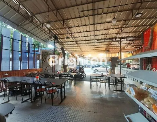 BANGUNAN USAHA KULINER RAMAI STRATEGIS DI CIPINANG RAYA JAKTIM