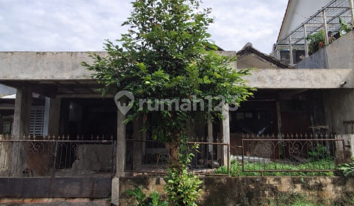 Pamulang Permai House - Suitable for Renovation / Rebuilding