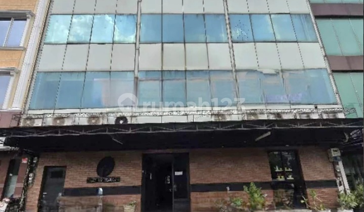 Ruko 3 gandeng yang berada dilokasi yang sangat strategis Ruko 3 gandeng yang berada dilokasi yang sangat strategis