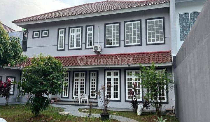 Rumah Bergaya Mediterania di Alam Sutra 2