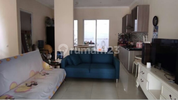 Rumah di Komplek Clover Hill Cantik Terawat 2