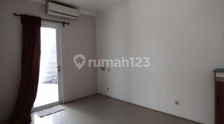 Rumah di Komplek Clover Hill Cantik Terawat 7
