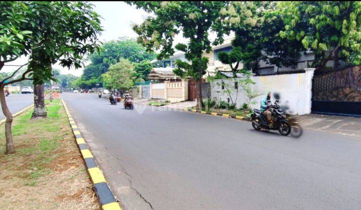 Rumah di Intercon Blok J Lokasi di Jalan Boulevard 2