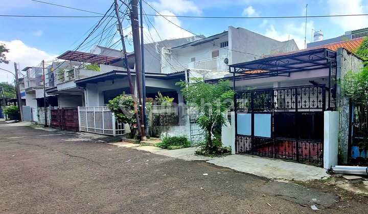 Rumah di Taman Aries Lokasi Strategis 2