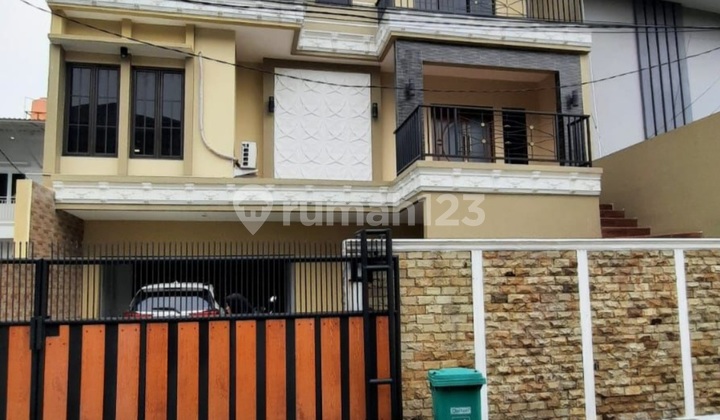 Rumah di daerah kav DKI lokasi strategis