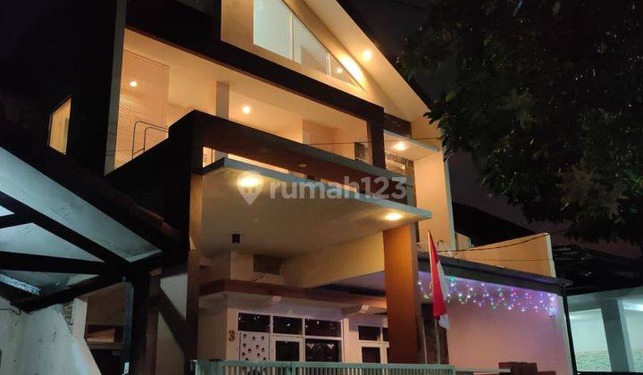 Rumah Bagus 3 Lantai di Jl perumahan Taman Sulfat Kota Malang 2