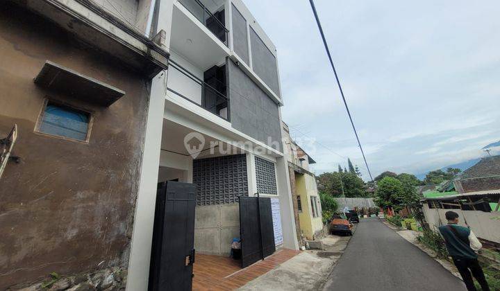 Rumah Villa  Kos dekat Jatim Park Jl raya Ir Soekarno Hatta Kota Batu 1