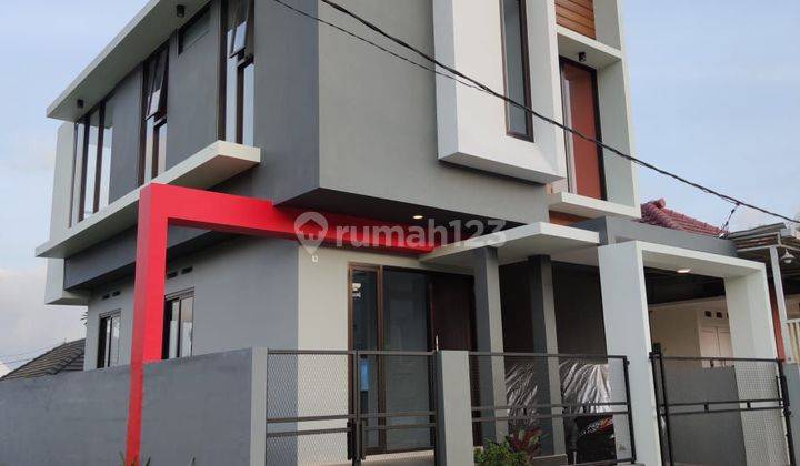 Rumah Villa 3 Lantai di Jl Joyo Agung Kota Malang Kampus UB, UIN 1