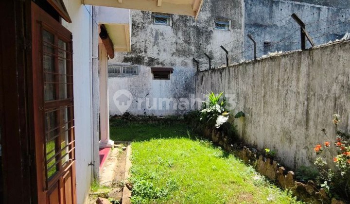 I75 Quick Sale House in City Center, One Step from Rampal Field Malang 2