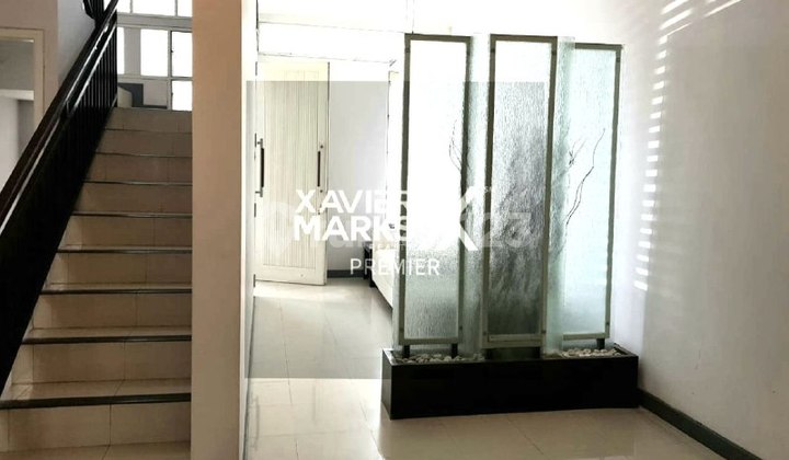 A061 Dijual Rumah Pusat Kota Malang 2 Lantai di Pisang Candi,row Bisa 3 Mobil  8