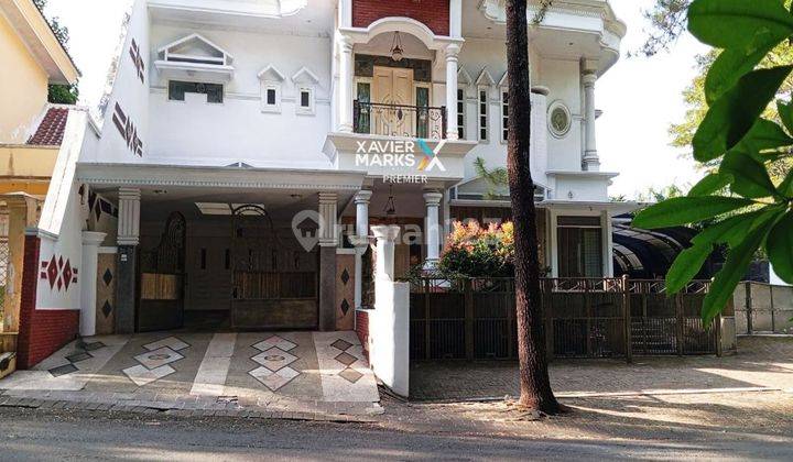 S057 Dijual Rumah Mewah Kokoh Terawat di Riverside Malang  1