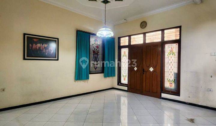 S125 Rumah Klasik 2 Lantai di Jalan Pulau pulau, Klojen Tengah Kota Malang 2