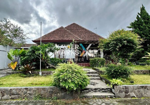 h172 House for Sale Strategically Located on Jalan Blimbing Malang with Zero Frontage