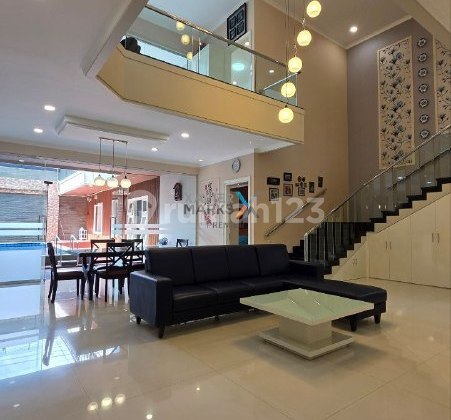 I51 Premium Fully Furnished House with Private Pool at Istana Dieng, Malang 2